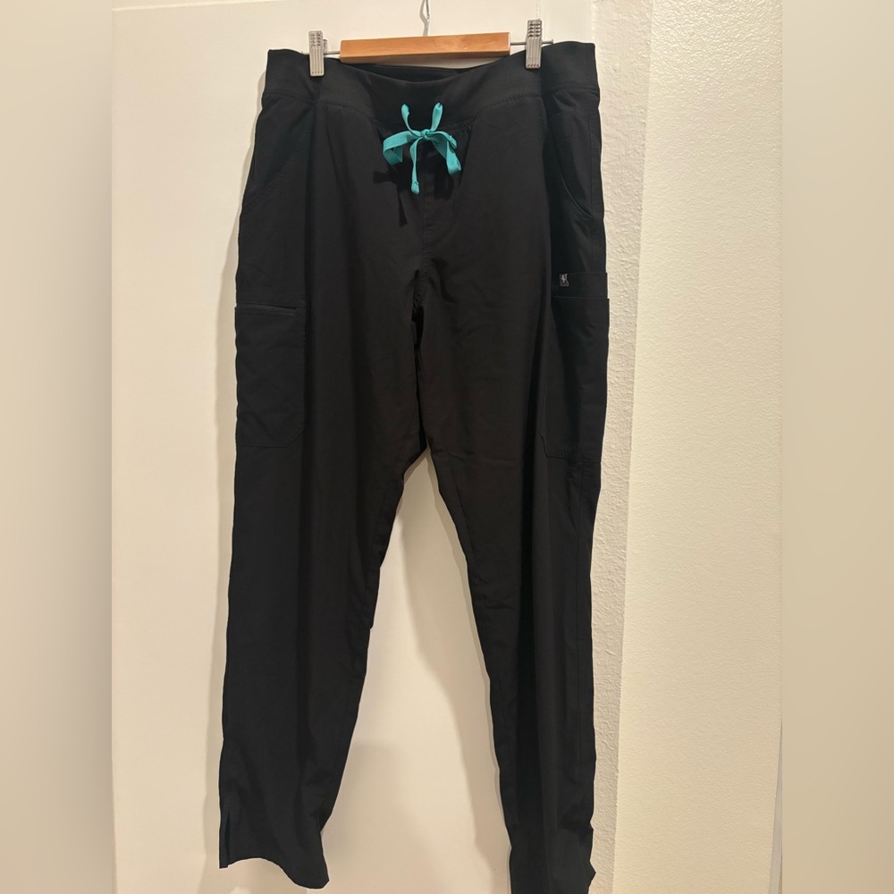 Women’s figs, Technical collection lined scrub pants
